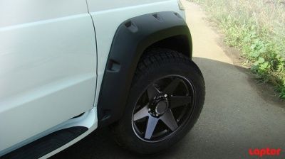 Расширители колесных арок для УАЗ ПАТРИОТ NEW с одним лючком бензобака. Производитель FENDERS. С накладками на бампер.