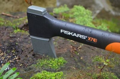 Топор Fiskars туристический X7-XS + точилка