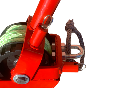 Лебедка ручная рычажная ЛР 1.6s с тросоукладчиком в комплекте с мягкими шаклами. Тяговое усилие 1600 кг. Синтетический трос 8 мм 10 метров.